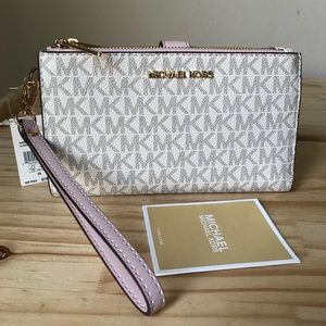 Michael Kors Wallet🎈🎈